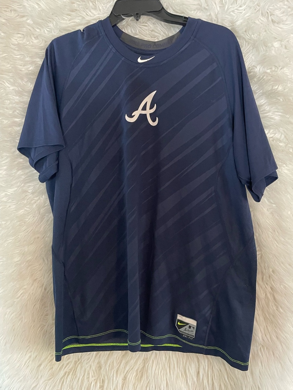 Atlanta Braves Nike Pro Combat Dri-Fit Fitted Short Sleeve T-Shirt. XL